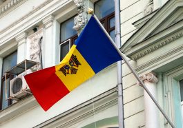 Молдавские дипломаты получили новые автомобили