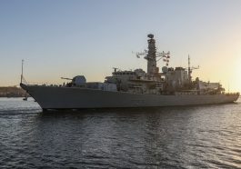 В Чёрное море направятся два военных корабля Великобритании