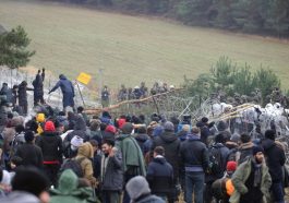 Мигранты рвутся в Европу через границу Польши